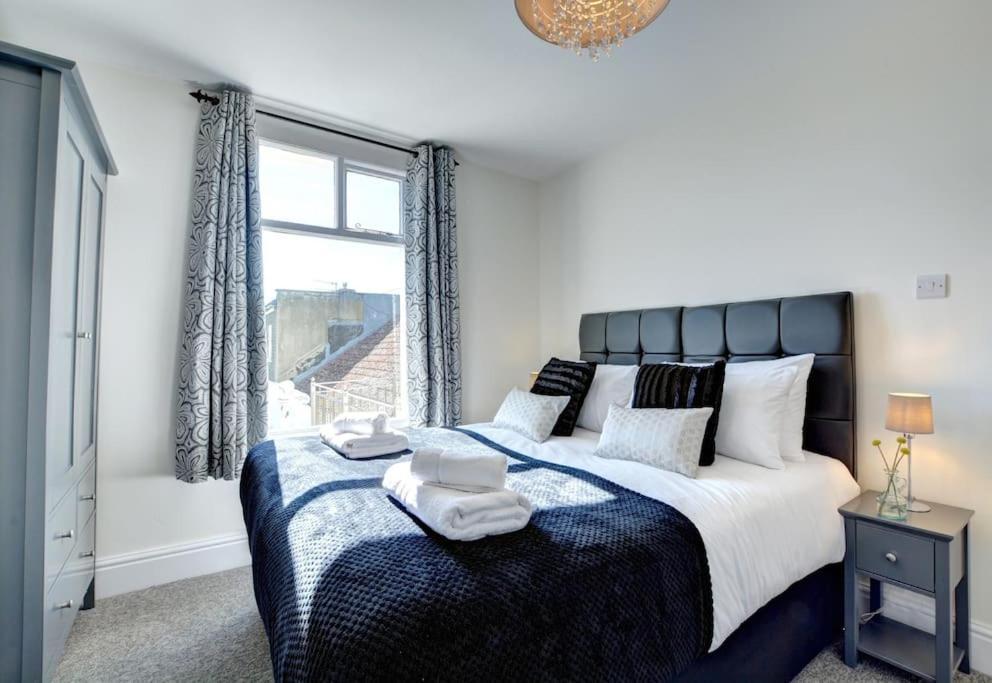 Modern 4 Bedroom Townhouse Perfect Location. Brighton Екстериор снимка