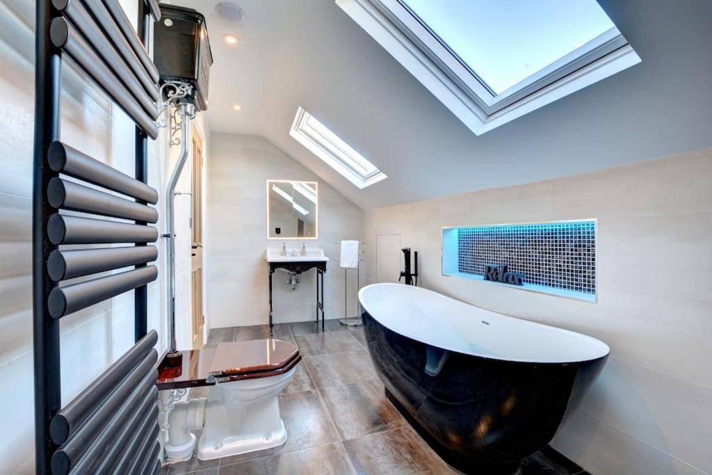 Modern 4 Bedroom Townhouse Perfect Location. Brighton Екстериор снимка
